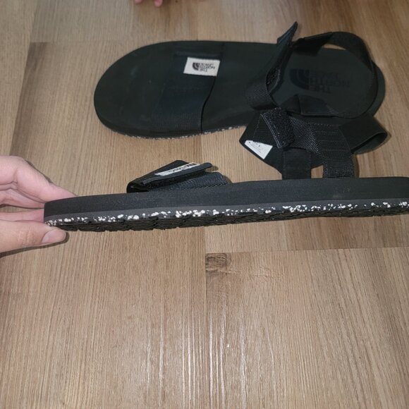 The North Face Skeena sandal in black size 10 men - Picture 3 of 4